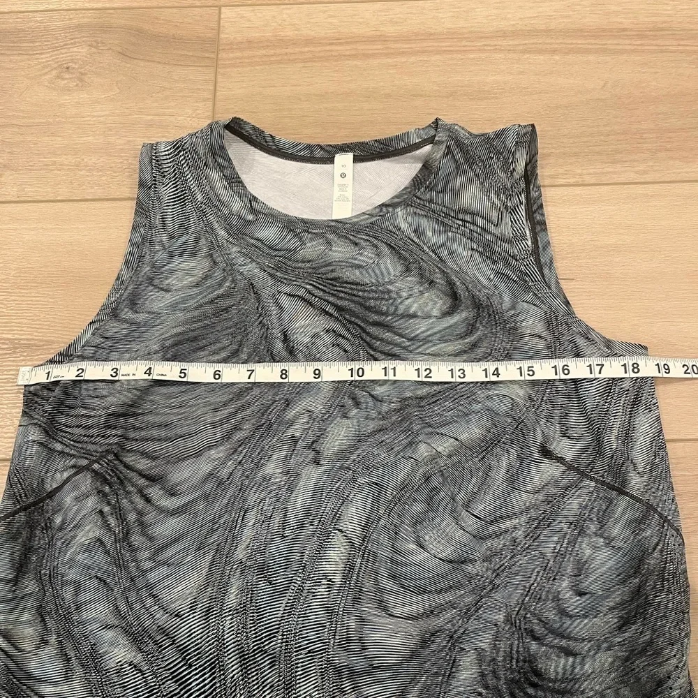 Lululemon High Neck Split Hem Run Tank Abstract Water Pulses Size 10